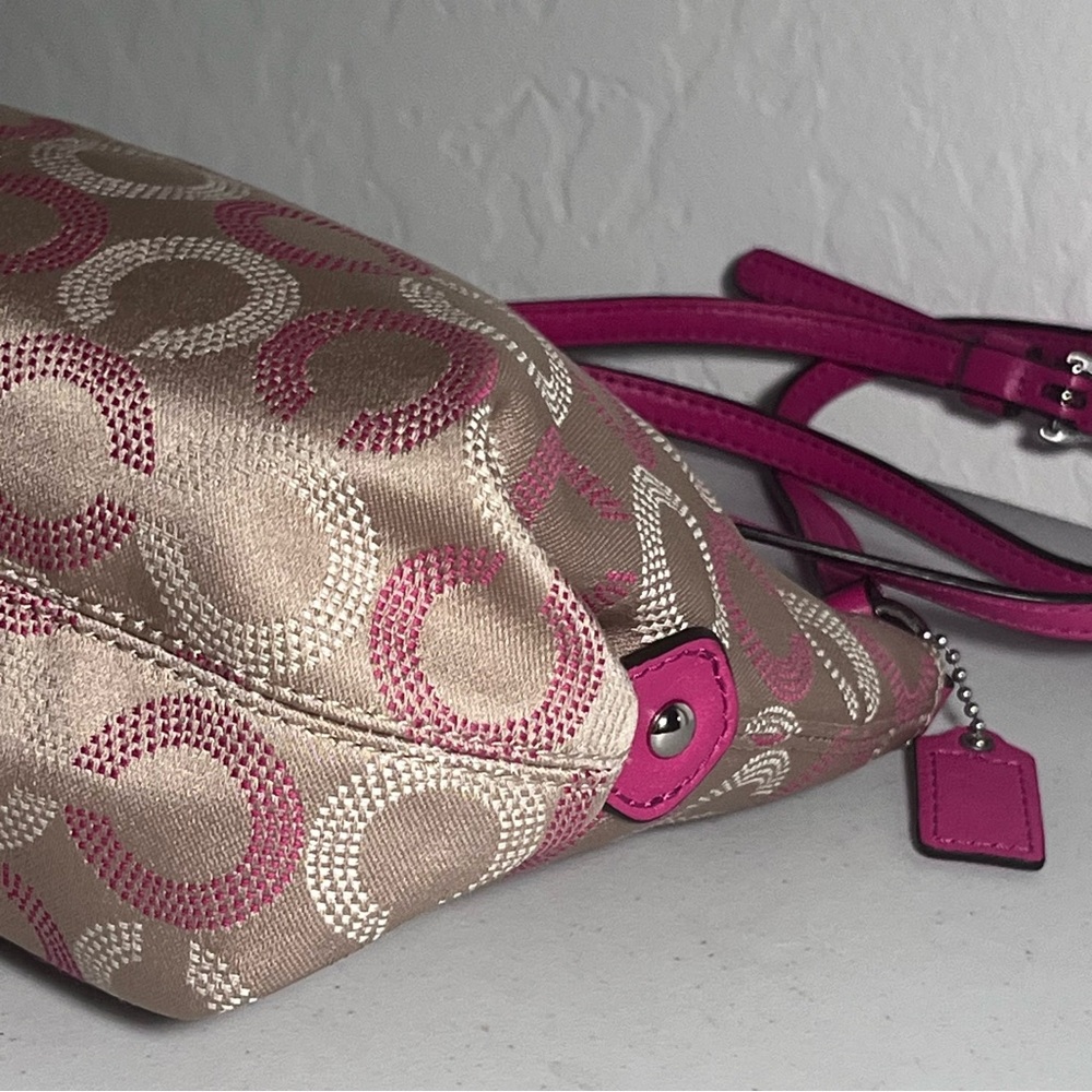 Coach Ashley Dotted OP Art Swingpack - Picture 7 of 10